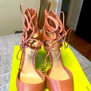 Beautiful pair of pink ladies shoes